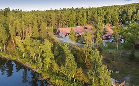 Hjälmargården